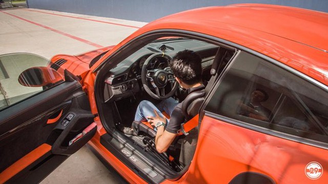 Chiếc McLaren 720S của Cường Đô-la là chiếc thứ 5 về Việt Nam, có lớp sơn màu cam đầy nổi bật ở ngoại thất.