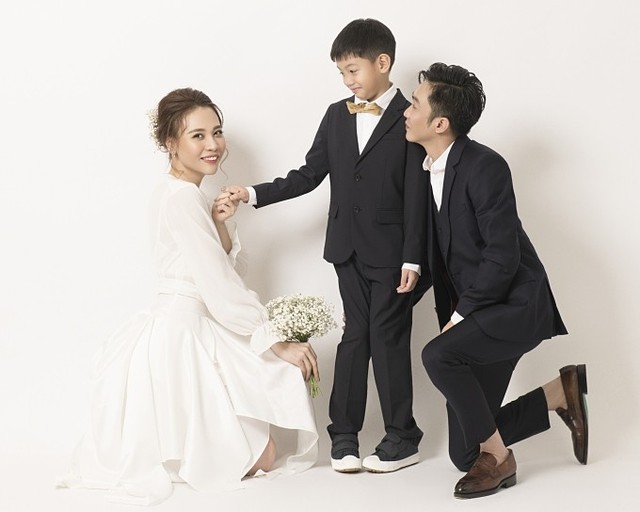 
Subeo xuất hiện trong ảnh cưới của bố Cường Đôla và cựu ca sĩ Đàm Thu Trang.
