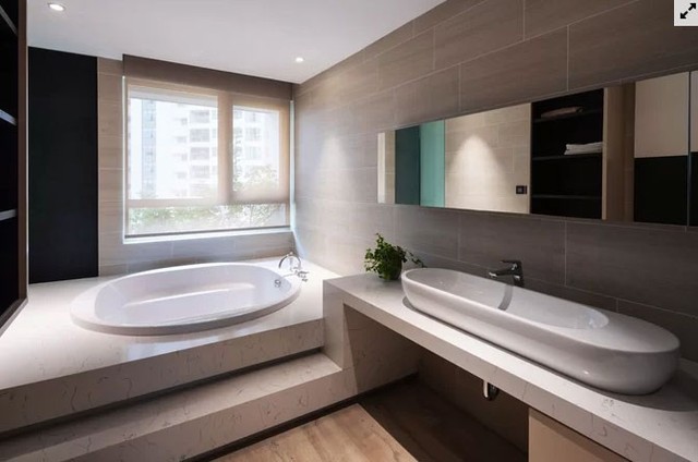 Phòng tắm được mở rộng hơn cũng làm tăng cảm giác thư giãn cho gia chủ.