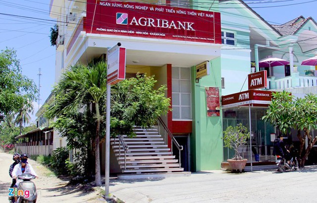 Kế toán phòng giao dịch Agribank giả chữ ký rút của khách gần 56 tỷ - Ảnh 1.