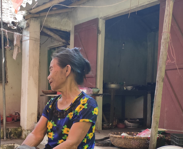 Đám tang đẫm nước mắt của mẹ ca sĩ Châu Việt Cường: Nó đi nhặt ve chai dành dụm tiền thăm thằng Cường - Ảnh 6.