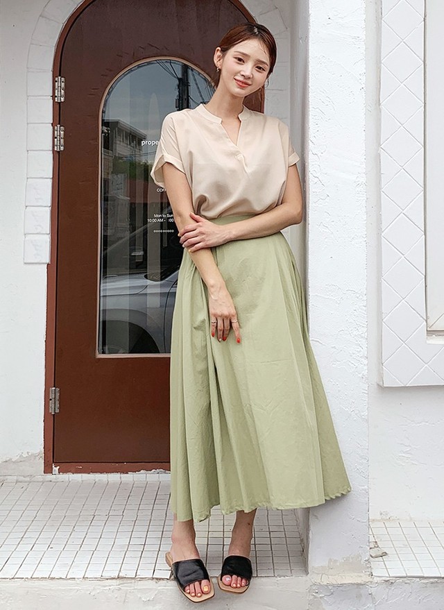 4 mẫu áo blouse chống chỉ định chị em diện đi làm bởi kiểu hở hang quá, kiểu thì “bô nhếch” kém sang - Ảnh 12.