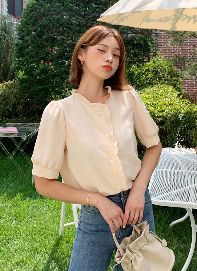 4 mẫu áo blouse chống chỉ định chị em diện đi làm bởi kiểu hở hang quá, kiểu thì “bô nhếch” kém sang - Ảnh 8.