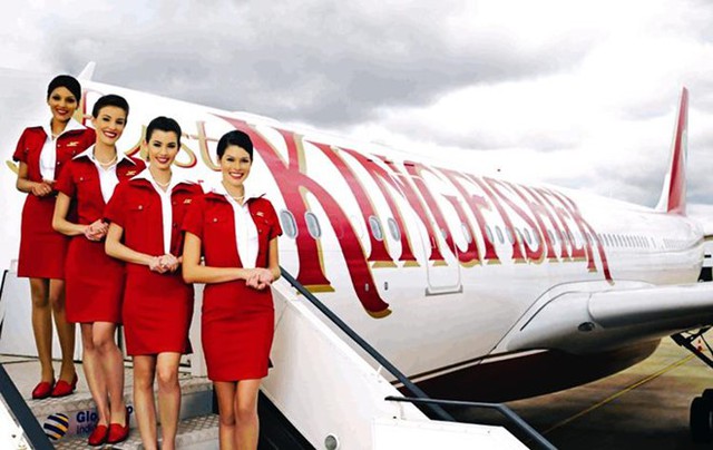 
Kingfisher Airlines là hãng hàng không được nhiều khách hàng yêu thích tại Ấn Độ. Đồng phục tiếp viên của hãng này cũng mang màu đỏ quyến rũ. Ảnh: Kingfisher.
