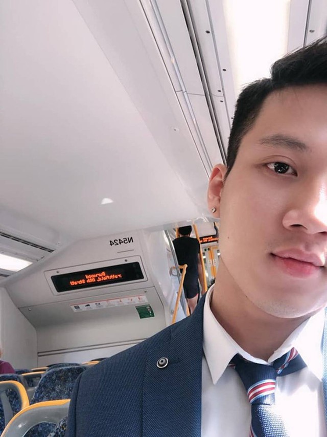 Thầy giáo Việt hot nhất MXH những ngày qua: Đẹp trai cao ráo như người mẫu, là thạc sĩ Ngôn ngữ tại Úc - Ảnh 10. Thầy giáo Việt hot nhất MXH những ngày qua: Đẹp trai cao ráo như người mẫu, là thạc sĩ Ngôn ngữ tại Úc - Ảnh 10.