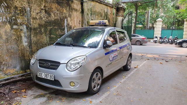 Tài xế taxi nhận cái kết đắng khi “chặt chém” khách Tây 450 nghìn đồng với quãng đường 2km - Ảnh 1.