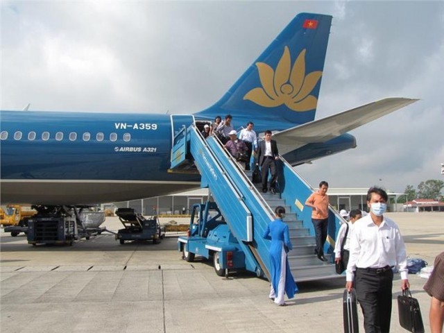 Vietnam Airlines huỷ nhiều chuyến bay do sân bay Hồng Kông “thất thủ” - Ảnh 2.