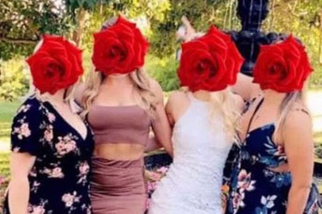 2 cô gái bị chỉ trích gay gắt vì ăn mặc thế này đến đám cưới của bạn - Ảnh 1.