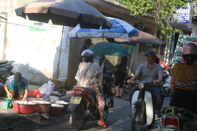 Điểm mặt những “điểm đen” giao thông ở Thủ đô Hà Nội - Ảnh 7.