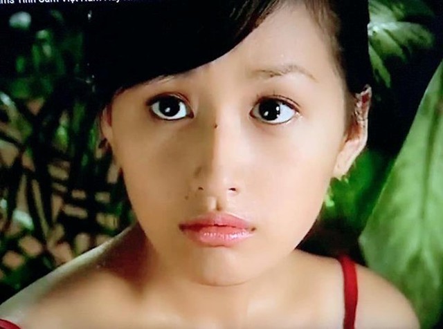 Hoa hậu Mai Phương Thúy đăng ảnh thời ngây thơ khi 20 tuổi - Ảnh 1.