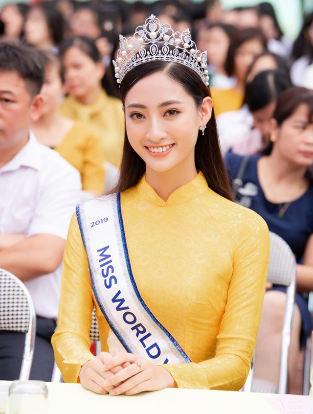 Tân Hoa hậu Lương Thùy Linh chia sẻ ‘sức nặng’ vương miện tuổi 19 - Ảnh 1.
