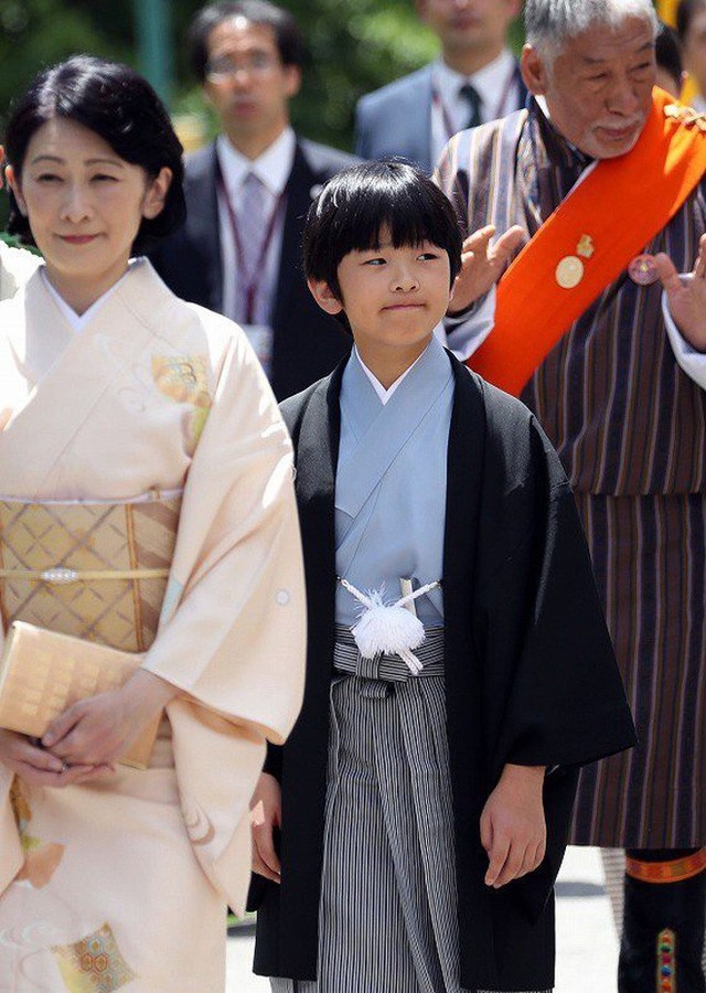 Hoàng hậu Bhutan đọ sắc Thái tử phi Nhật Bản nhưng 2 Hoàng tử nhỏ mới là tâm điểm chú ý - Ảnh 3.