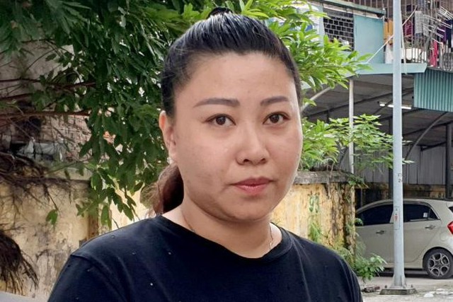 Nữ công an gây rối tại Tân Sơn Nhất bị cấm bay 12 tháng - Ảnh 1.