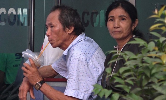 Nhớ nhà khóc tới phát ốm, tân sinh viên xin rút hồ sơ về quê - Ảnh 1. Nhớ nhà khóc tới phát ốm, tân sinh viên xin rút hồ sơ về quê - Ảnh 1.