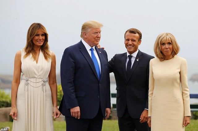 Đọ sắc cùng Đệ nhất phu nhân Mỹ, vợ Tổng thống Pháp tự tin rạng ngời, không hề bị lép vế nhờ chi tiết tinh tế này - Ảnh 1.