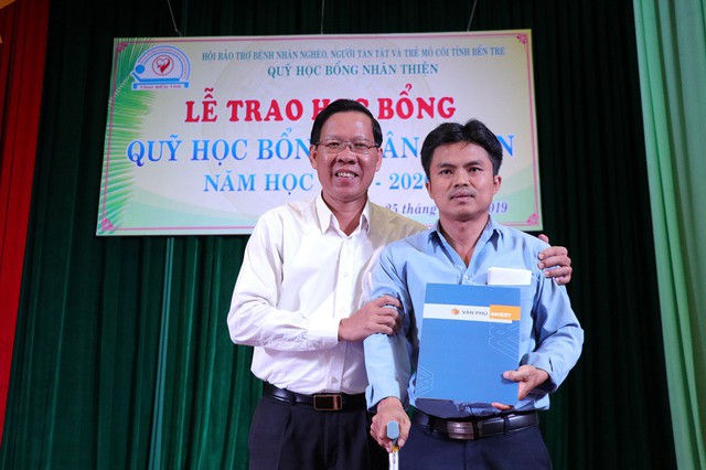 Văn Phú - Invest nuôi dưỡng ước mơ đến trường cho trẻ em nghèo Bến Tre - Ảnh 1.