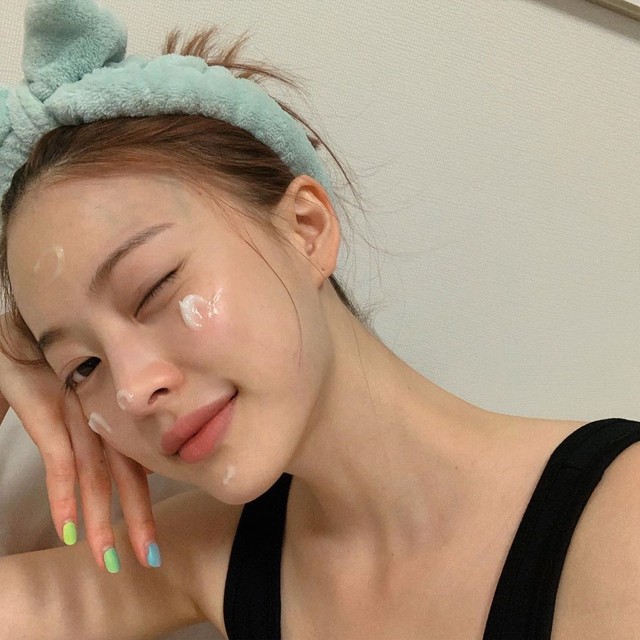 Chuyên gia mách nhỏ 5 tips skincare khiến đồng nghiệp phải trầm trồ trước làn da căng bóng, lấp lánh của bạn - Ảnh 3.