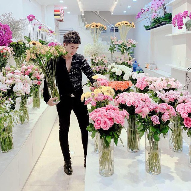 Ông chủ 9X chi 10 triệu/tháng mua hoa về bày, chị em kêu trời đẹp hơn con gái cắm - Ảnh 12.