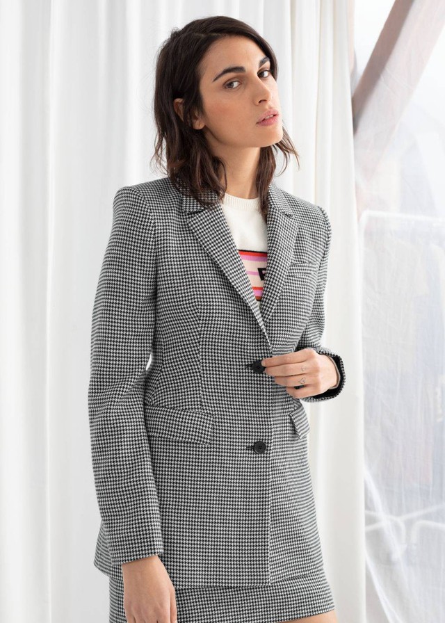 Mua 5 chiếc áo blazer bán chạy nhất dịp đầu thu, nàng BTV còn gợi ý cả cách lên đồ xịn sò cho từng thiết kế - Ảnh 4.