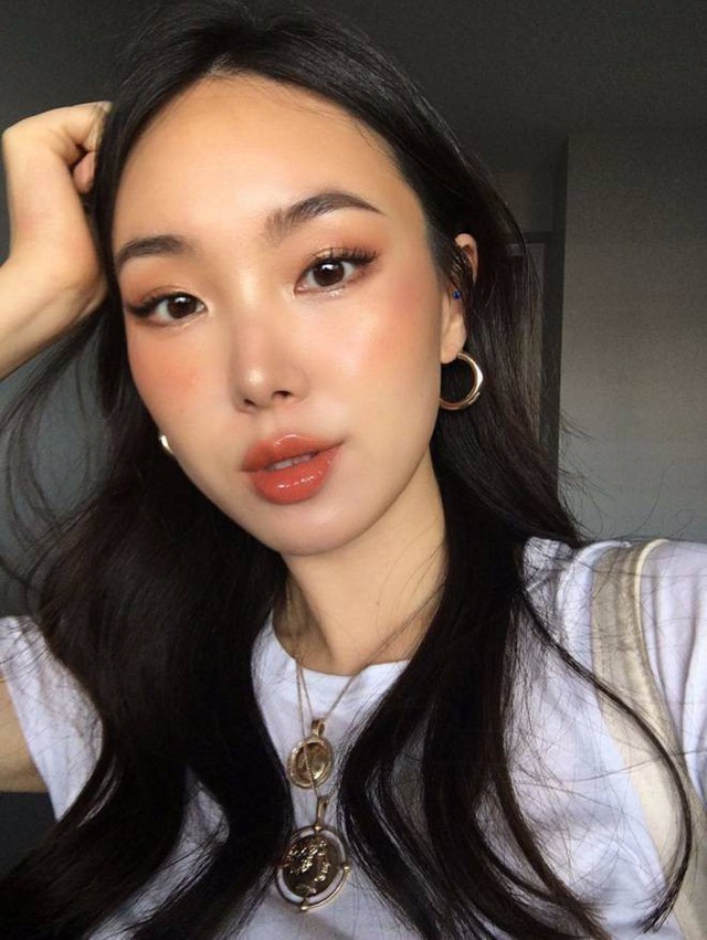 Khoe mặt mộc “sương sương”, H’Hen Niê lại gây chú ý vì kiểu makeup tàn nhang giả cực tây - Ảnh 9.