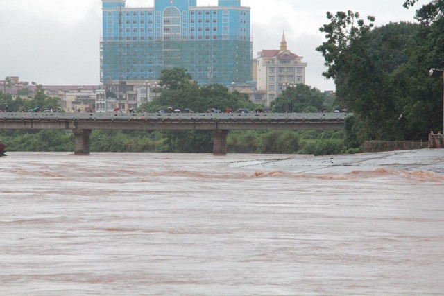 Bão số 3 gây mưa lớn, ngập lụt cho Quảng Ninh, Hải Phòng - Ảnh 4.