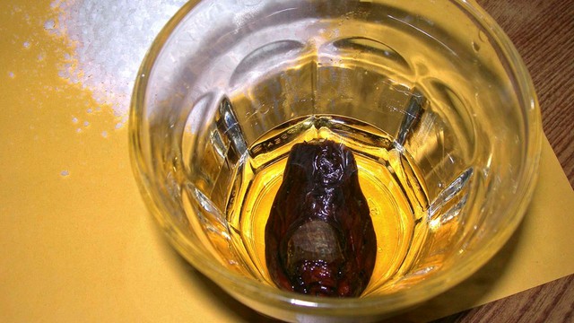 M&oacute;n cocktail c&oacute; ng&oacute;n ch&acirc;n người khiến du kh&aacute;ch buồn n&ocirc;n - Ảnh 1.