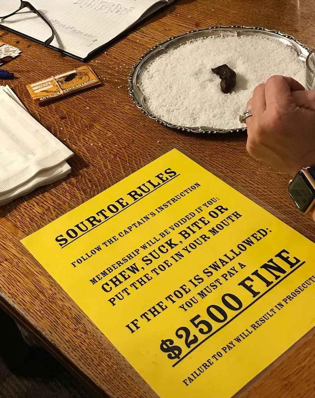 M&oacute;n cocktail c&oacute; ng&oacute;n ch&acirc;n người khiến du kh&aacute;ch buồn n&ocirc;n - Ảnh 8.