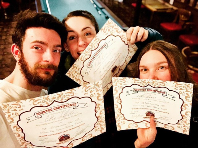 M&oacute;n cocktail c&oacute; ng&oacute;n ch&acirc;n người khiến du kh&aacute;ch buồn n&ocirc;n - Ảnh 9.