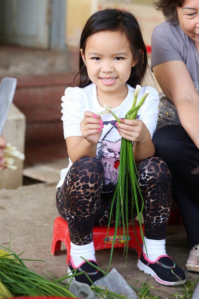 Vừa về Mỹ với chồng con, Việt Hương khoe mâm cơm liền nhận ngay những thắc mắc - Ảnh 9.