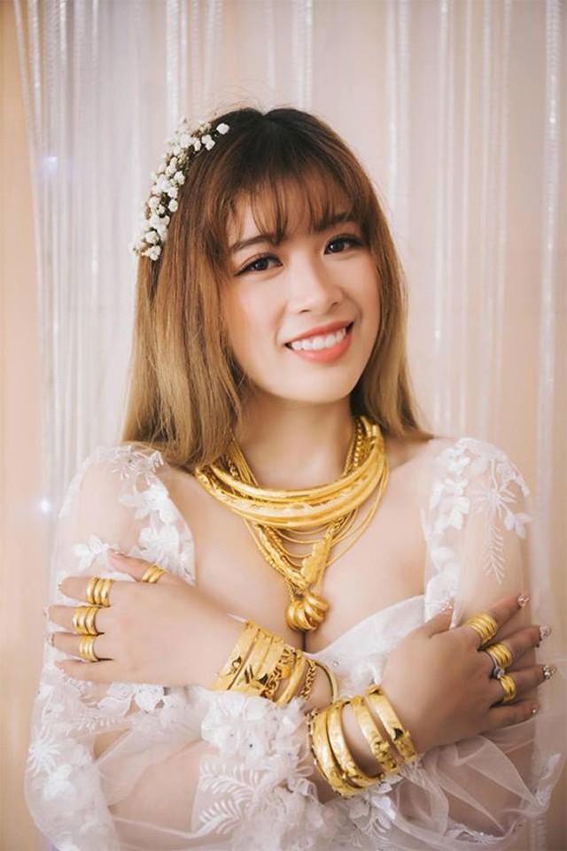 Cô dâu Trà Vinh đeo gần 20 cây vàng sau 6 tháng đám cưới giờ ra sao? - Ảnh 1.