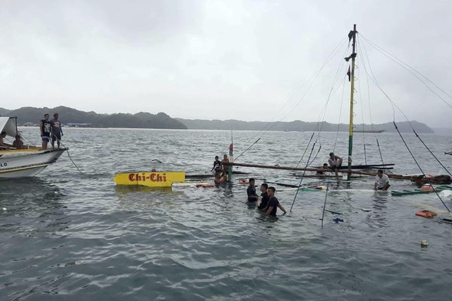 Philippines: 25 người chết khi 3 phà chở khách liên tiếp lật trên biển - Ảnh 1.