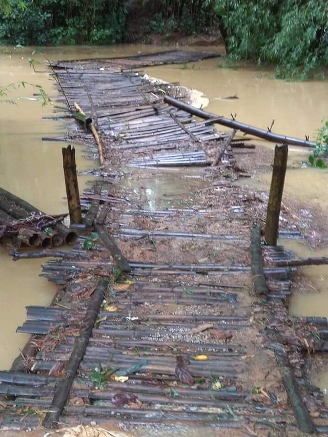 Lạng Sơn nhiều tuyến đường bị cô lập vì nước lũ dâng cao - Ảnh 4.