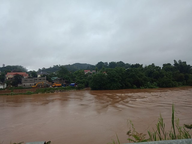 Lạng Sơn nhiều tuyến đường bị cô lập vì nước lũ dâng cao - Ảnh 5.