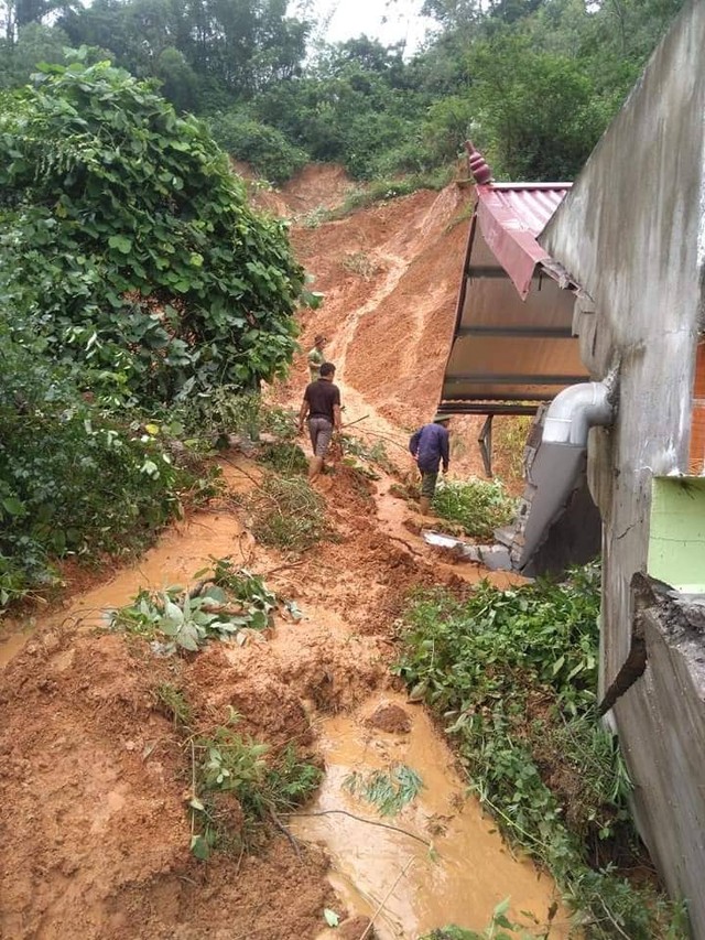 Lạng Sơn nhiều tuyến đường bị cô lập vì nước lũ dâng cao - Ảnh 8.