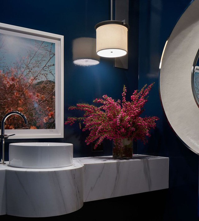 Khó cưỡng lại vẻ đẹp của những phòng tắm màu xanh dịu mát - Ảnh 1.