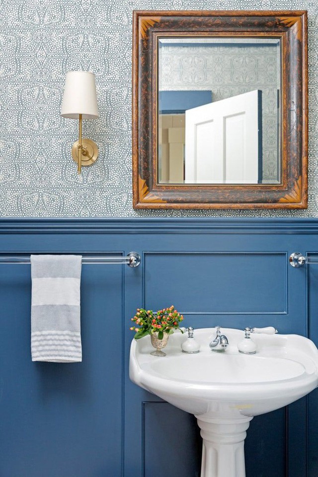Khó cưỡng lại vẻ đẹp của những phòng tắm màu xanh dịu mát - Ảnh 2.