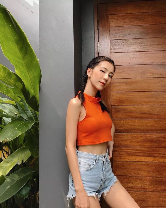 Ngo&agrave;i m&agrave;u v&agrave;ng, gam m&agrave;u cam đất cũng cực đẹp v&agrave; th&iacute;ch nhất l&agrave; l&ecirc;n đồ sống ảo kh&ocirc;ng ch&ecirc; v&agrave;o đ&acirc;u được - Ảnh 9.