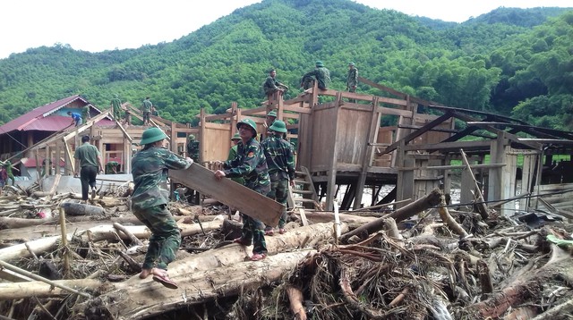 Tìm thấy thi thể bé trai 10 tuổi bị vùi lấp tại bản Sa Ná - Ảnh 3.