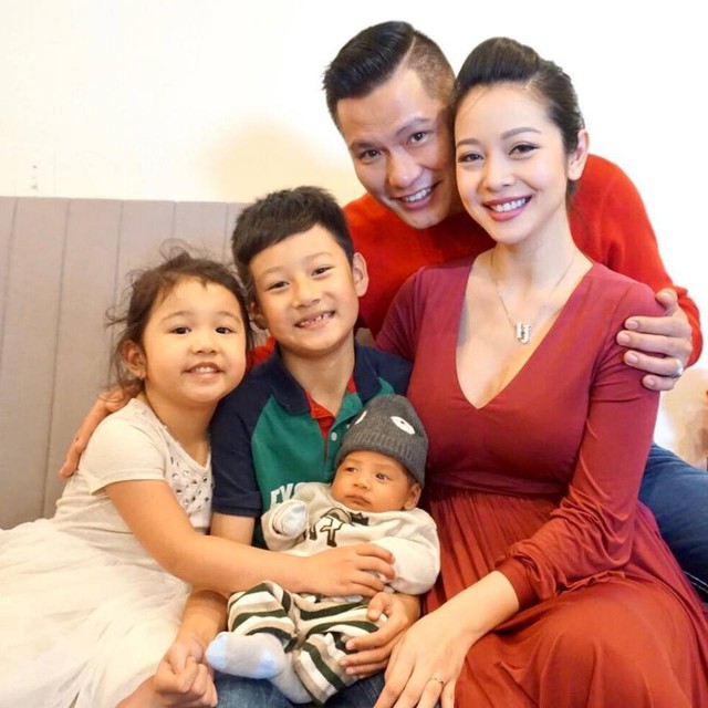 Qua một lần đò, những sao nữ Vbiz này vẫn được chồng yêu chiều, ai thấy cũng ghen tị - Ảnh 4. Qua một lần đò, những sao nữ Vbiz này vẫn được chồng yêu chiều, ai thấy cũng ghen tị - Ảnh 4.