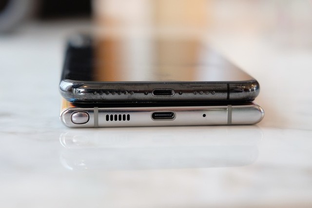 Galaxy Note10, Note10  so dáng với bộ đôi iPhone XS  - Ảnh 8.