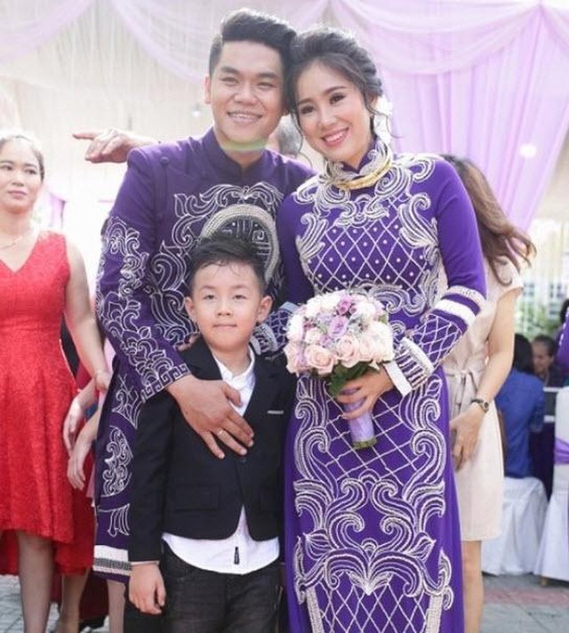 Qua một lần đò, những sao nữ Vbiz này vẫn được chồng yêu chiều, ai thấy cũng ghen tị - Ảnh 8. Qua một lần đò, những sao nữ Vbiz này vẫn được chồng yêu chiều, ai thấy cũng ghen tị - Ảnh 8.