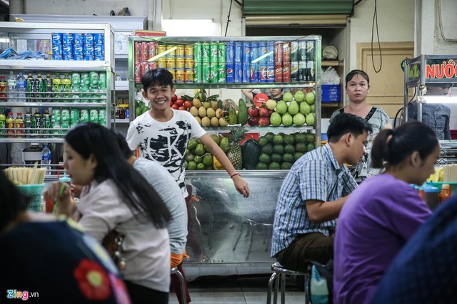 Quán phở miến gà ta chật kín khách từ sáng đến đêm ở Sài Gòn - Ảnh 11.