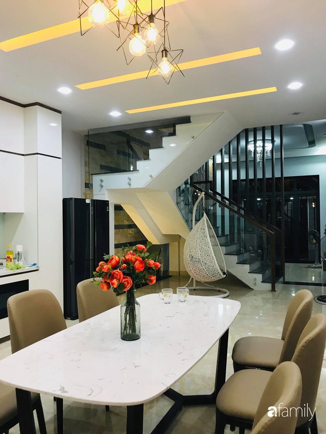 Ngôi nhà phố đong đầy hạnh phúc được thiết kế theo lối kiến trúc hiện đại của cô giáo ở Quảng Ngãi - Ảnh 4. Ngôi nhà phố đong đầy hạnh phúc được thiết kế theo lối kiến trúc hiện đại của cô giáo ở Quảng Ngãi - Ảnh 4.
