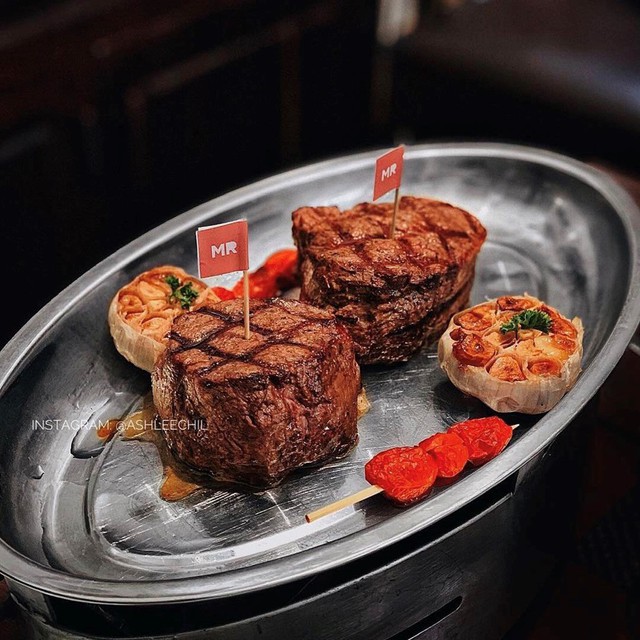 5 nhà hàng steak đắt xắt ra miếng nổi tiếng ở Hà Nội - Ảnh 16.
