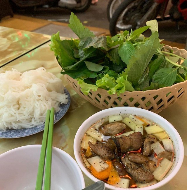 5 tiệm bún chả Hà Nội thu hút thực khách ở TP.HCM  - Ảnh 3.