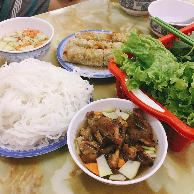 5 tiệm bún chả Hà Nội thu hút thực khách ở TP.HCM  - Ảnh 4.