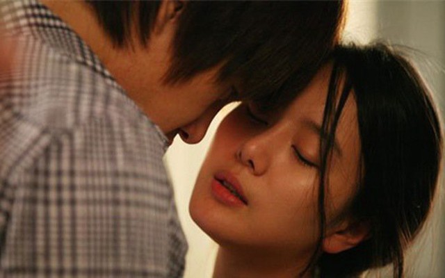 Mượn điện thoại em gái gọi cho bạn trai, tôi sững sờ đọc được dòng chữ trên máy - Ảnh 2. Mượn điện thoại em gái gọi cho bạn trai, tôi sững sờ đọc được dòng chữ trên máy - Ảnh 2.