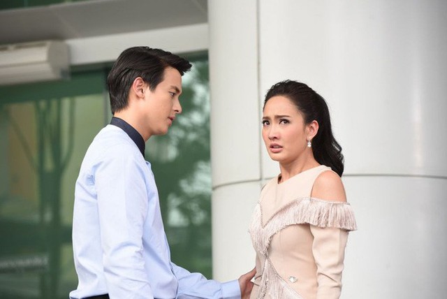 Cô vợ cao tay vừa thấy kẻ thứ ba đong đưa chồng mình liền làm ngay việc này khiến cô ta tởn đến già còn chồng thủ thỉ cảm ơn - Ảnh 2. Cô vợ cao tay vừa thấy kẻ thứ ba đong đưa chồng mình liền làm ngay việc này khiến cô ta tởn đến già còn chồng thủ thỉ cảm ơn - Ảnh 2.