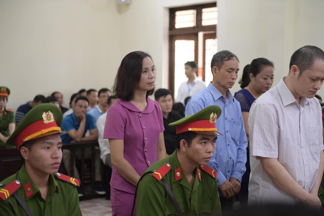Hoãn tòa xử vụ gian lận thi cử ở Hà Giang vì vắng mặt hơn trăm người! - Ảnh 5.