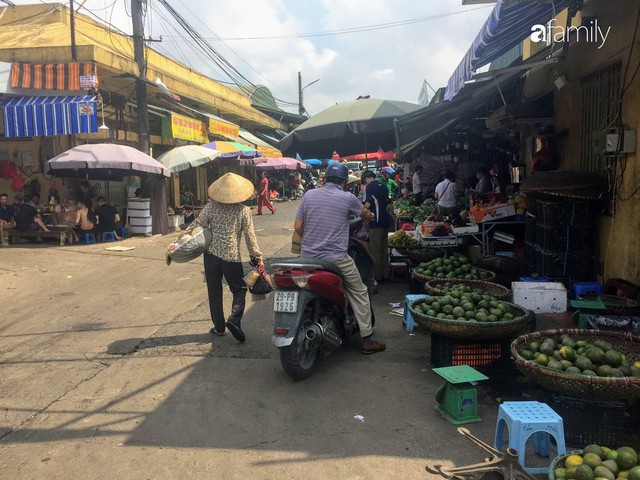 Mua lẻ hoa quả ở chợ đầu mối Long Biên siêu rẻ, thậm chí có quả còn rẻ bằng 1/5 lần ở các chợ dân sinh - Ảnh 3.